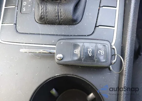 2014 Volkswagen Passat 2.5L S z USA, uszkodzony, nr VIN 1VWAP7A35EC025092